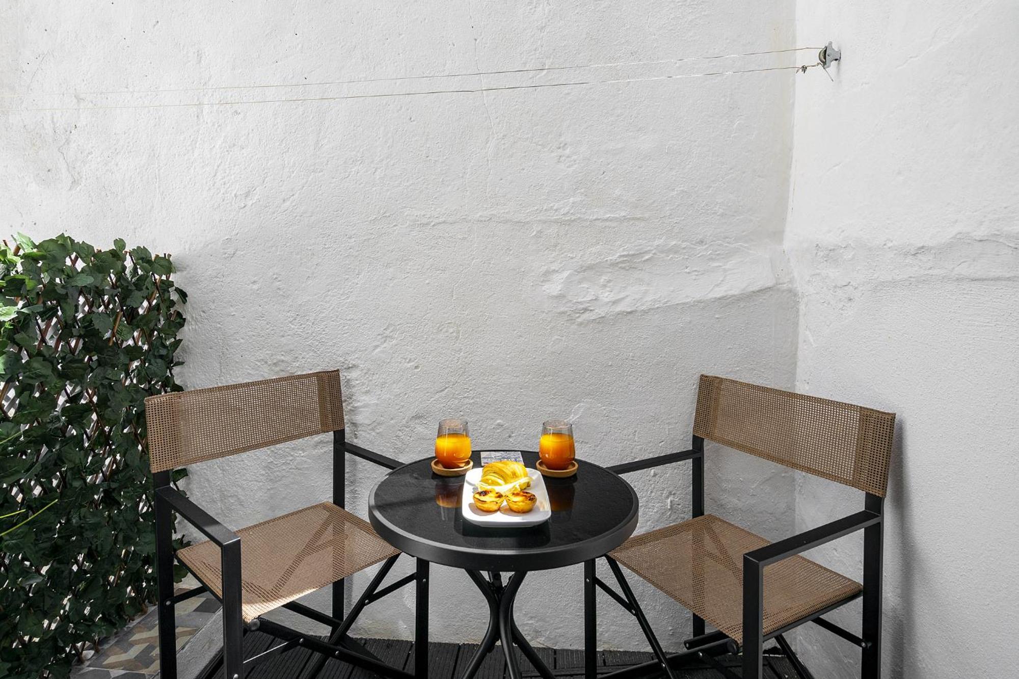 Whome Stylish Family Residence In The Heart Of Chiado Lisbon Luaran gambar